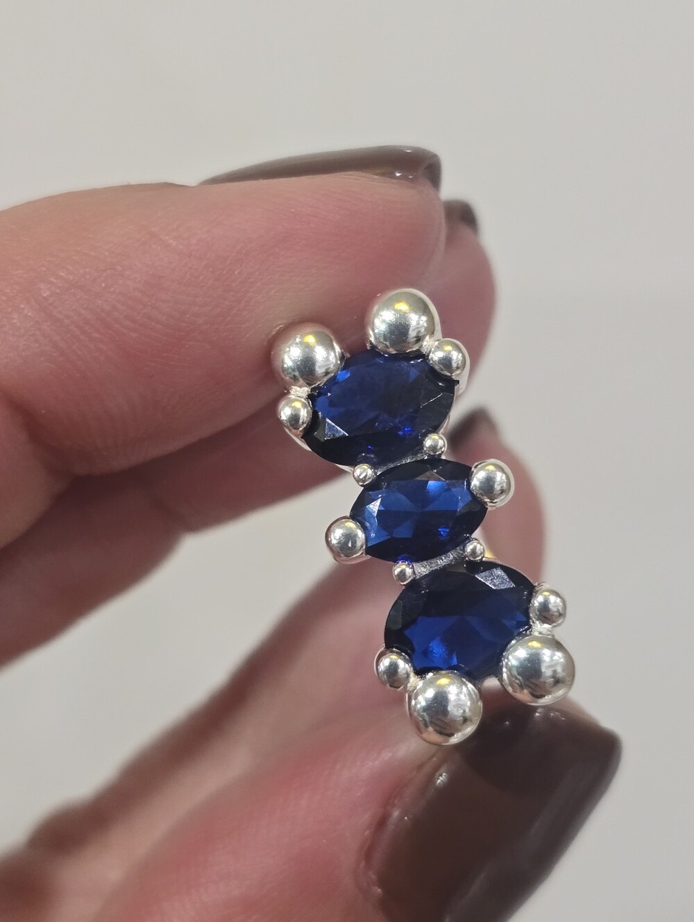 Tous Medium silver bear motif Ring with lab-grown blue sapphire Color Bear LGG